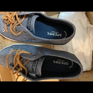 Sperry Denim Sneakers Like New! Size 7 1/2